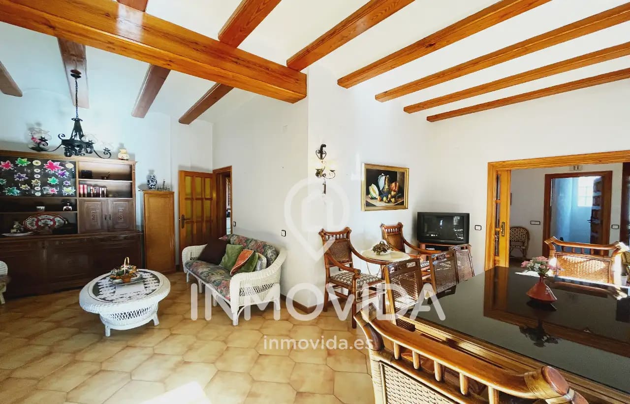 6 bedroom Villa for sale in Moixent with pool garage - € 395,000 (Ref: 9879316)