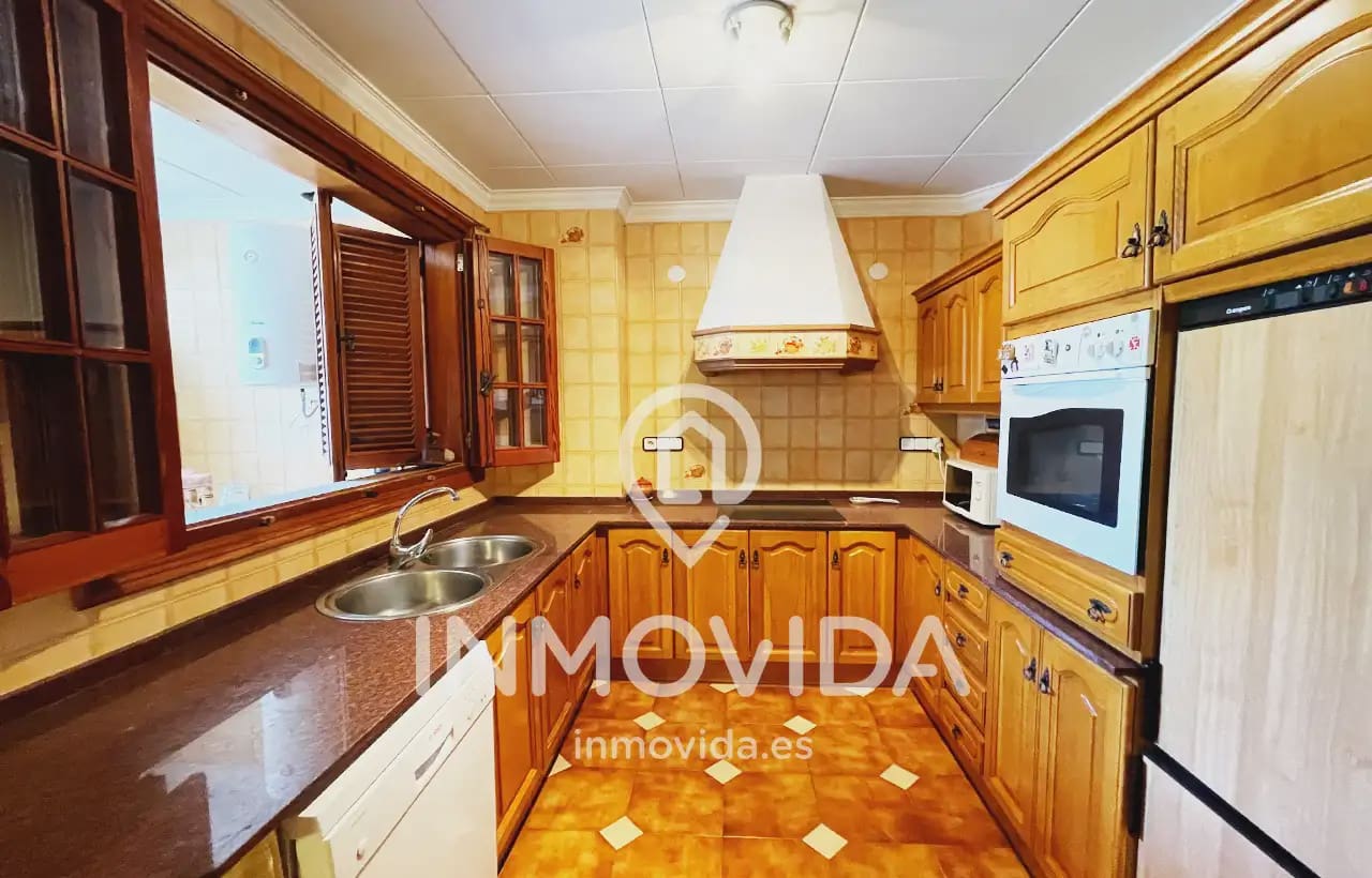 6 bedroom Villa for sale in Moixent with pool garage - € 395,000 (Ref: 9879316)