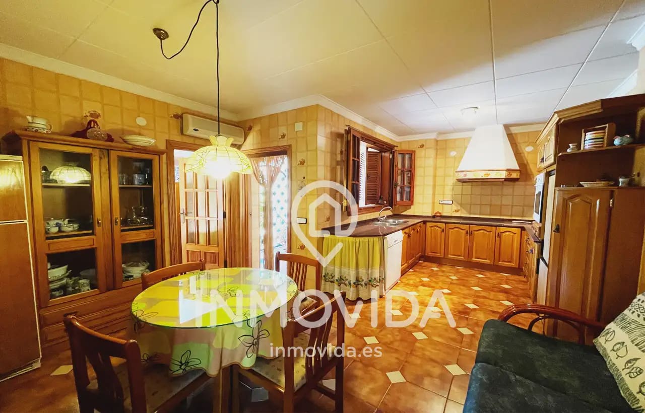 6 bedroom Villa for sale in Moixent with pool garage - € 395,000 (Ref: 9879316)