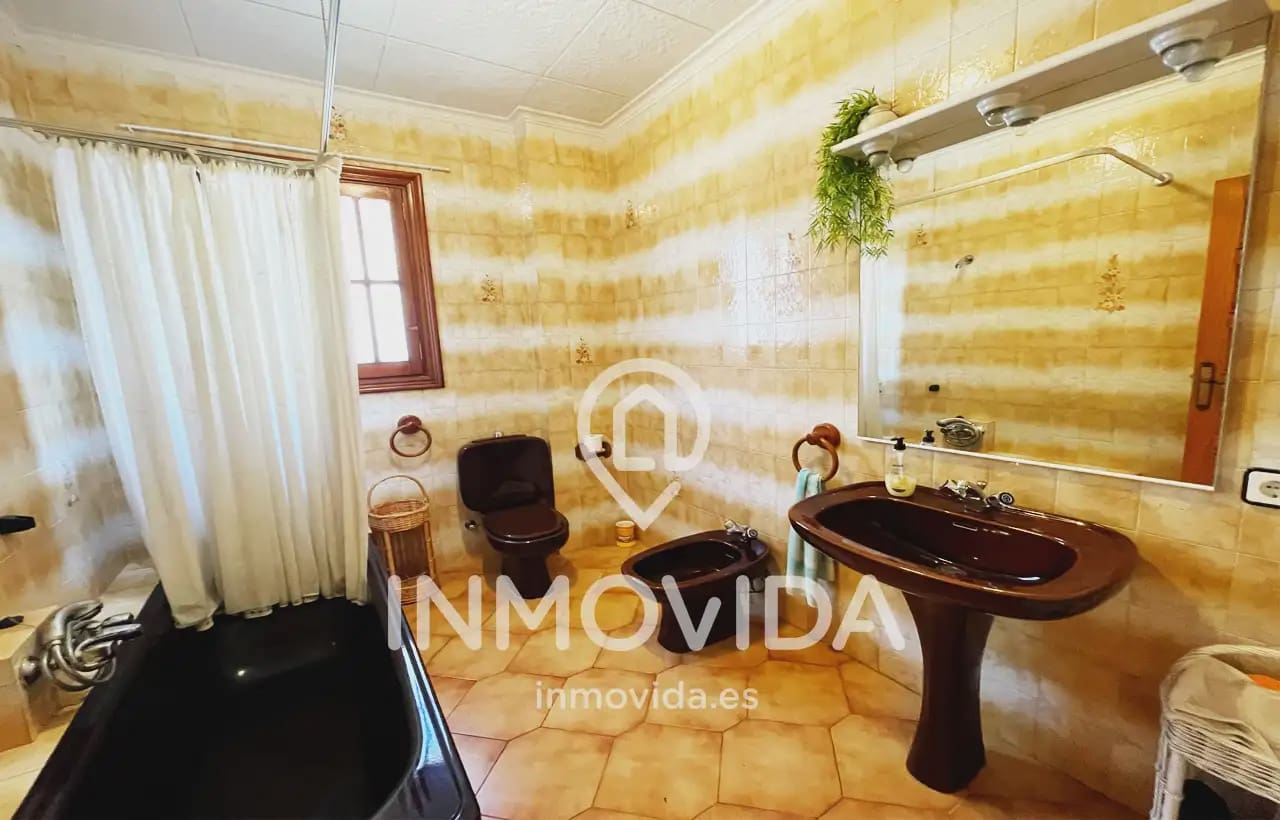 6 bedroom Villa for sale in Moixent with pool garage - € 395,000 (Ref: 9879316)