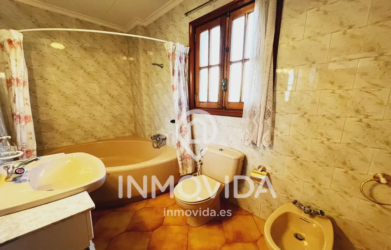 6 bedroom Villa for sale in Moixent with pool garage - € 395,000 (Ref: 9879316)