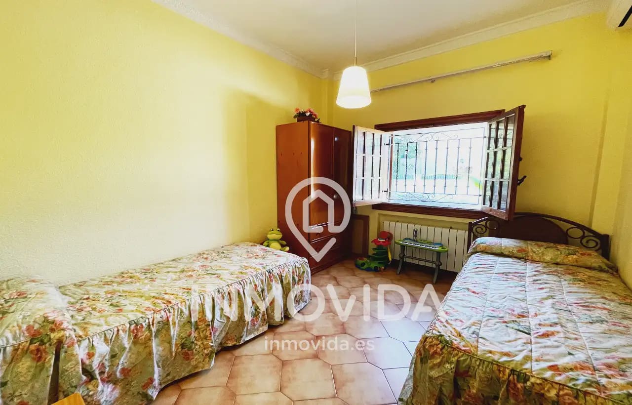 6 bedroom Villa for sale in Moixent with pool garage - € 395,000 (Ref: 9879316)