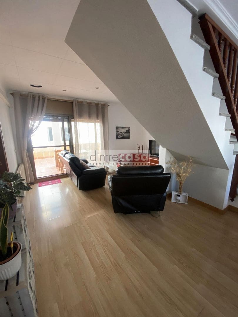 Pareado de 5 habitaciones en Tordera en venta - 256.000 € (Ref: 9552785)