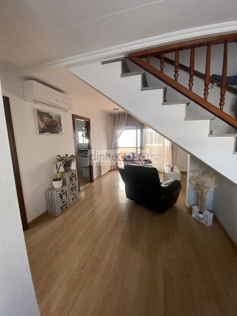 Pareado de 5 habitaciones en Tordera en venta - 256.000 € (Ref: 9552785)