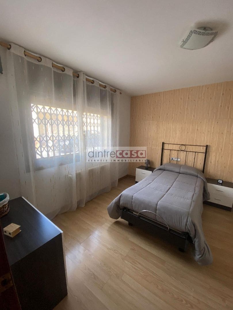Pareado de 5 habitaciones en Tordera en venta - 256.000 € (Ref: 9552785)