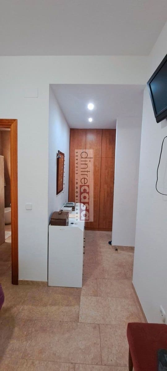 5 bedroom Villa for sale in Vidreres with pool garage - € 345,000 (Ref: 9552787)