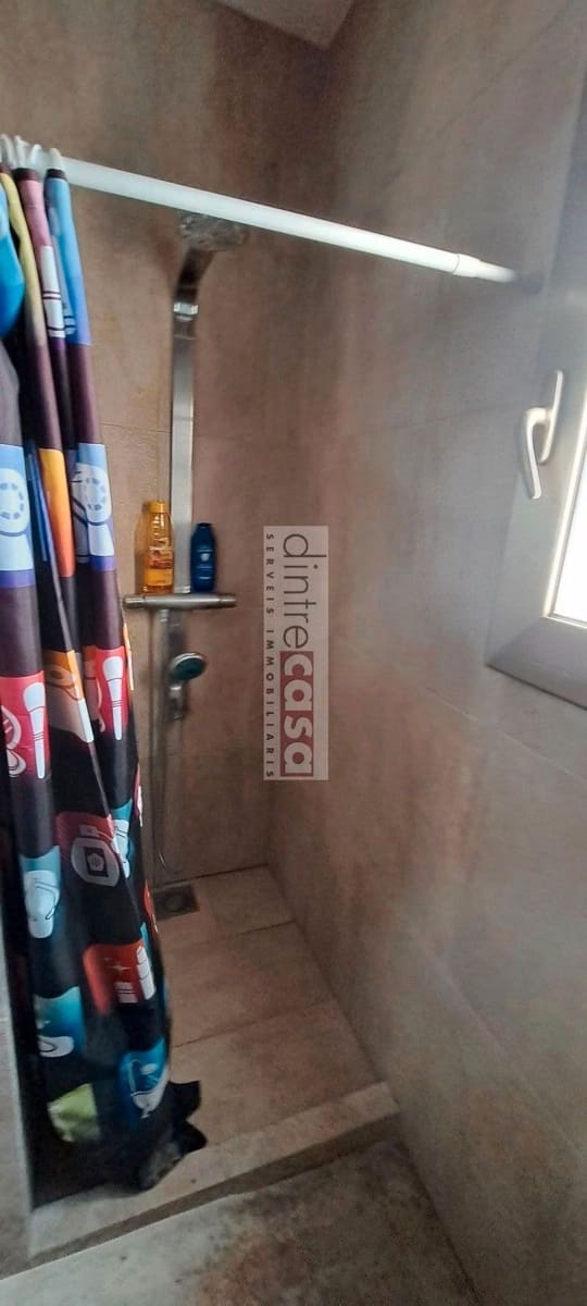 5 bedroom Villa for sale in Vidreres with pool garage - € 345,000 (Ref: 9552787)