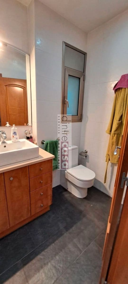 5 bedroom Villa for sale in Vidreres with pool garage - € 345,000 (Ref: 9552787)