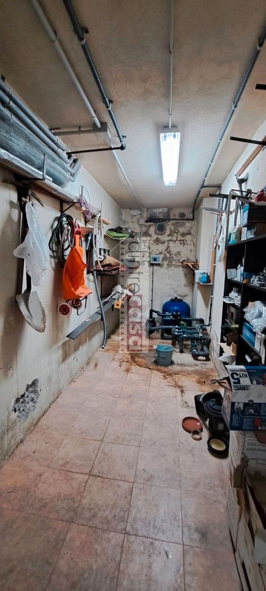 5 bedroom Villa for sale in Vidreres with pool garage - € 345,000 (Ref: 9552787)