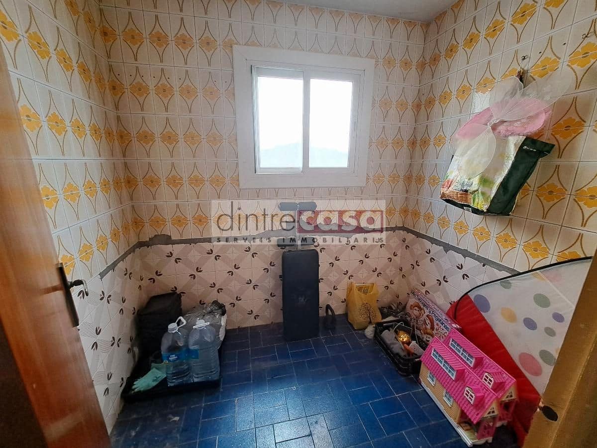 Chalet de 4 habitaciones en Tordera en venta con garaje - 240.000 € (Ref: 9552788)
