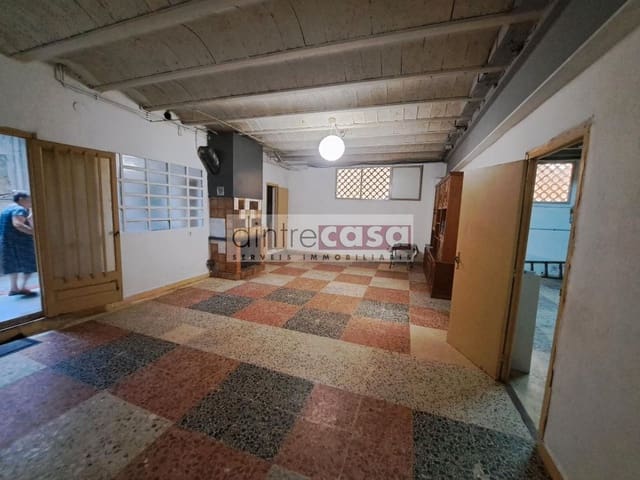 Chalet de 4 habitaciones en Tordera en venta con garaje - 240.000 € (Ref: 9552788)