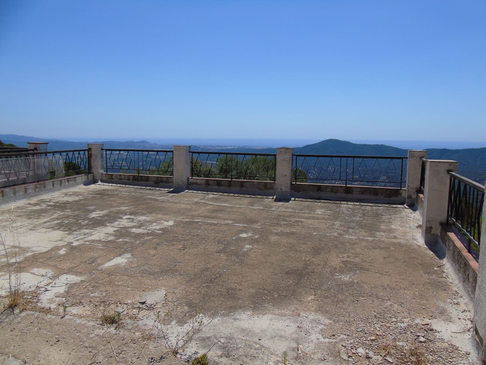 8 soveværelse Finca/Landehus til salg i Tordera med garage - € 250.000 (Ref: 9552800)