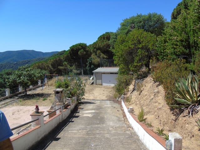 8 soveværelse Finca/Landehus til salg i Tordera med garage - € 250.000 (Ref: 9552800)