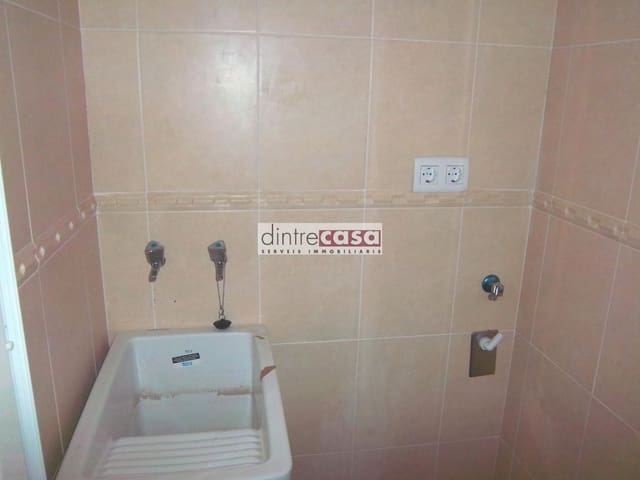 Piso de 3 habitaciones en Tordera en venta - 159.000 € (Ref: 9552814)