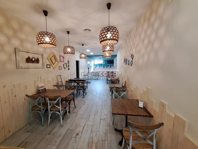 Kaupallinen myytävänä paikassa Malgrat de Mar - 300 000 € (Ref: 9552823)