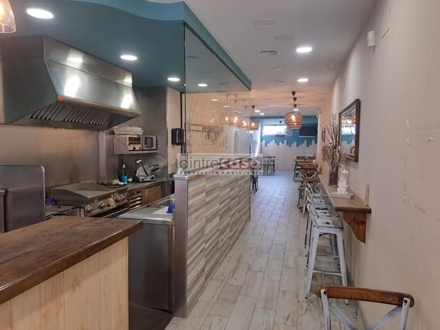 Kaupallinen myytävänä paikassa Malgrat de Mar - 300 000 € (Ref: 9552823)