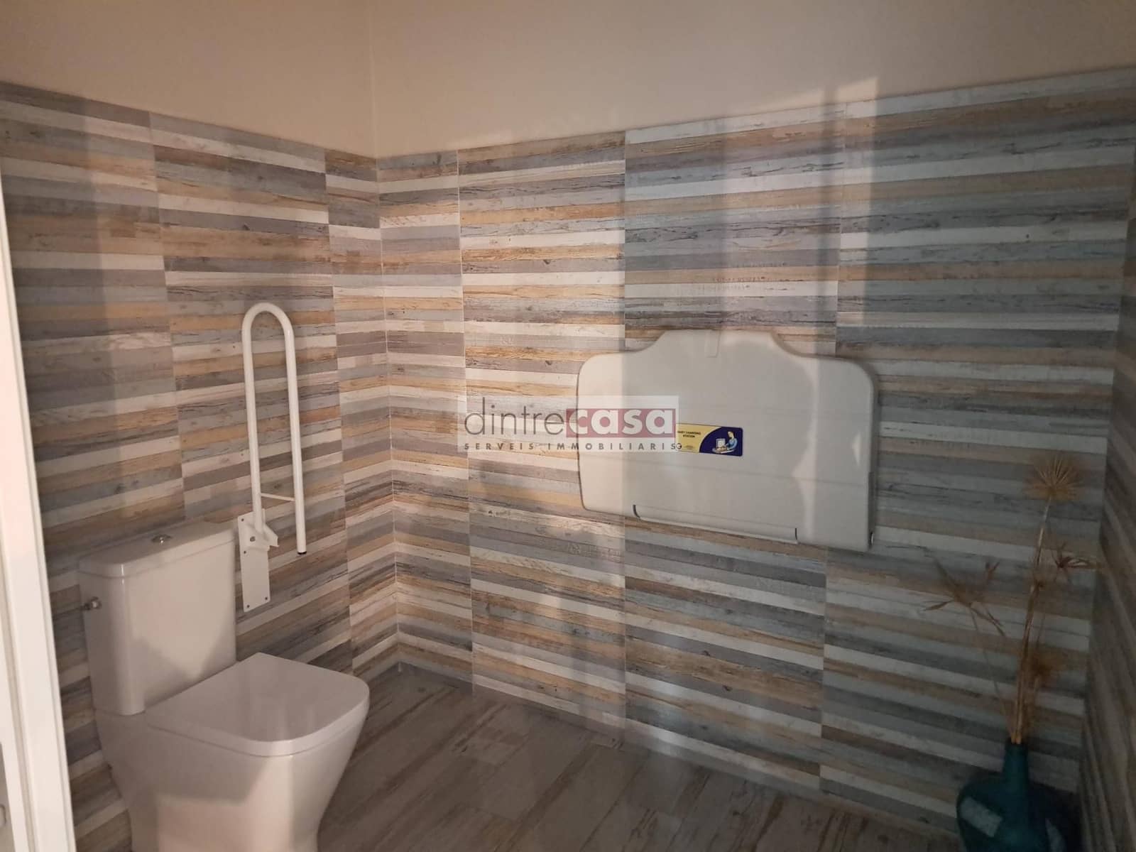 Kaupallinen myytävänä paikassa Malgrat de Mar - 300 000 € (Ref: 9552823)