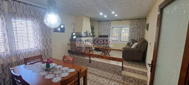 4 makuuhuone Huvila myytävänä paikassa Palafolls mukana 
autotalli - 340 000 € (Ref: 9552824)