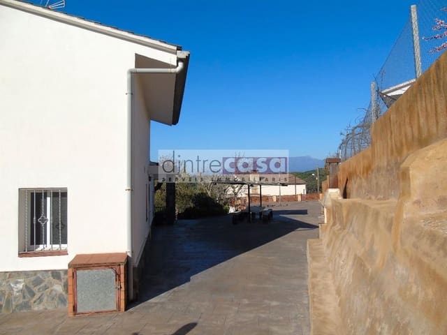 5 soveværelse Villa til salg i Maçanet de la Selva med garage - € 250.000 (Ref: 9552827)