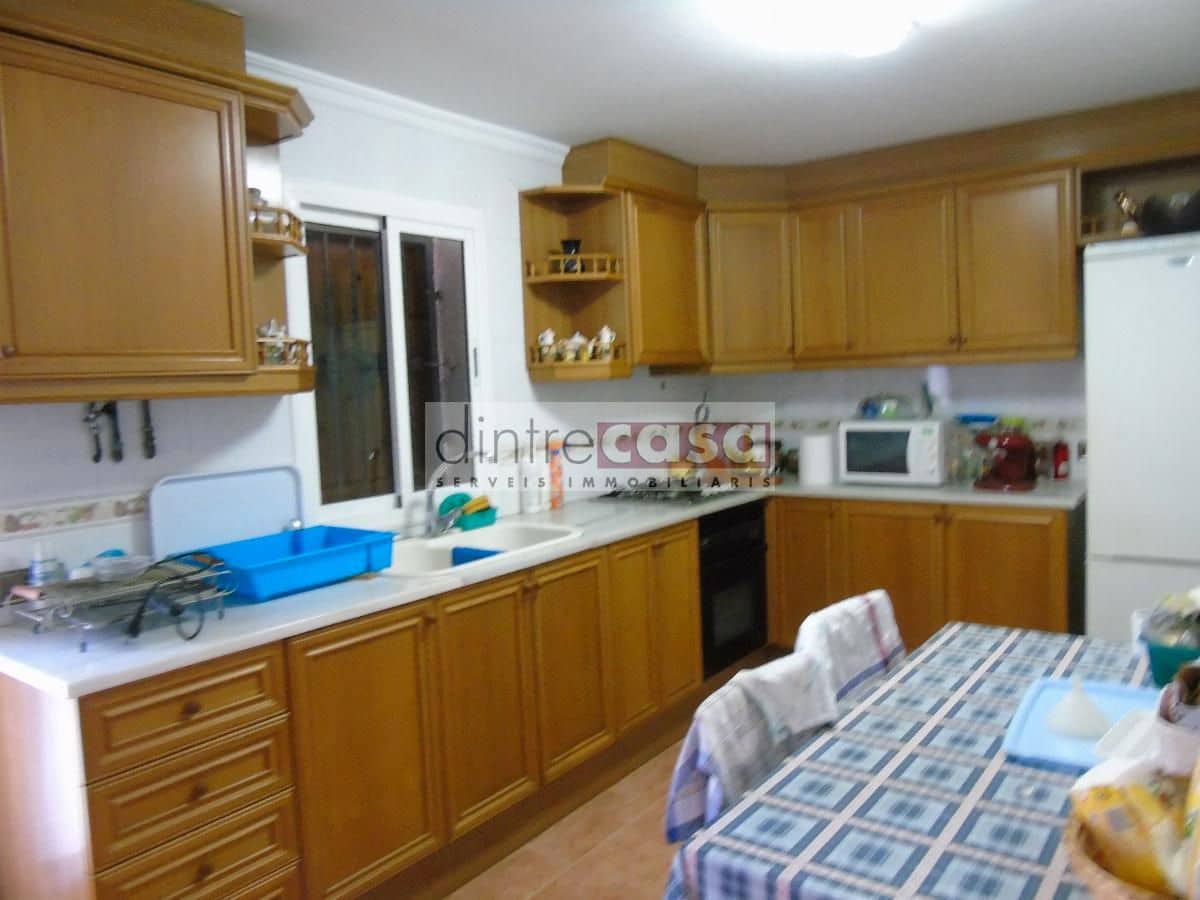 5 soveværelse Villa til salg i Macanet de la Selva med garage - € 250.000 (Ref: 9552827)