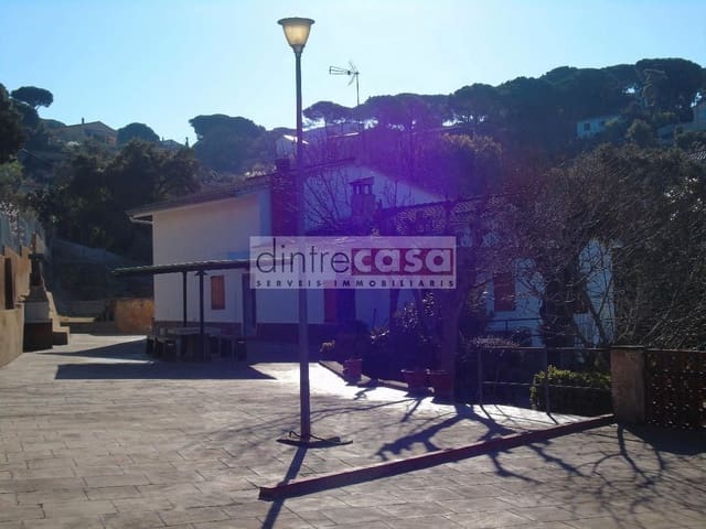 5 soveværelse Villa til salg i Maçanet de la Selva med garage - € 250.000 (Ref: 9552827)