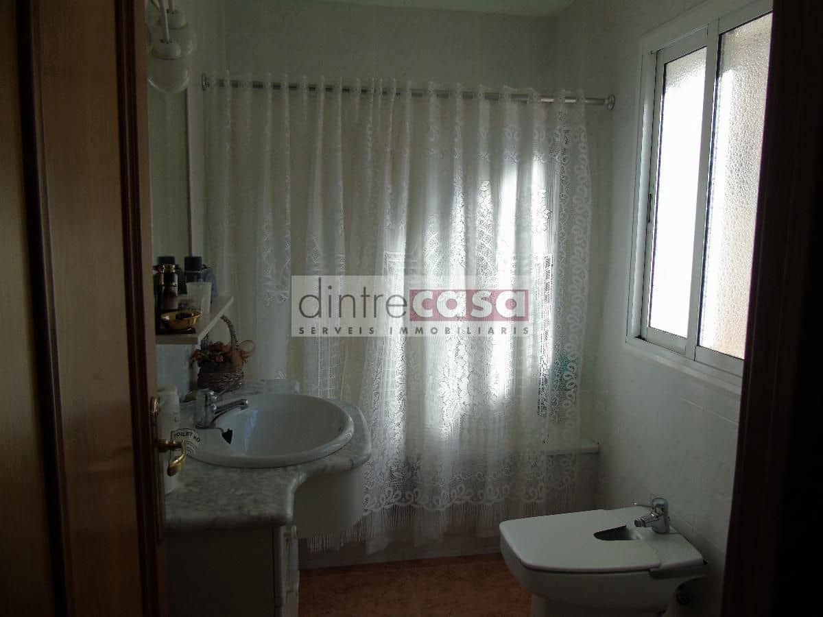 5 soveværelse Villa til salg i Macanet de la Selva med garage - € 250.000 (Ref: 9552827)