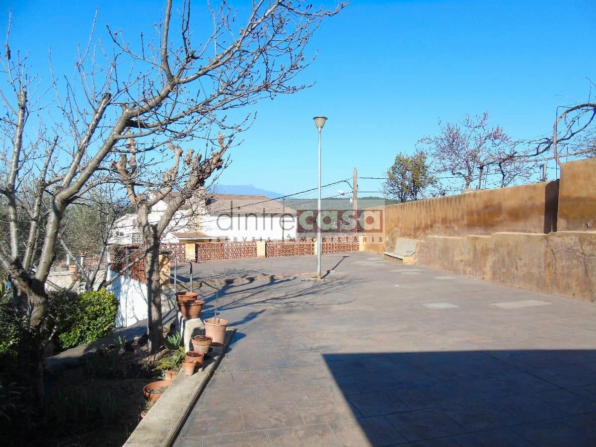 5 soveværelse Villa til salg i Macanet de la Selva med garage - € 250.000 (Ref: 9552827)