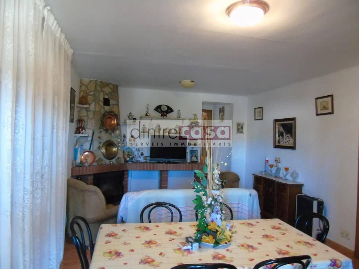 5 soveværelse Villa til salg i Macanet de la Selva med garage - € 250.000 (Ref: 9552827)