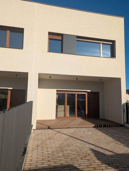 Chalet de 3 habitaciones en Tordera en venta - 345.000 € (Ref: 9552830)