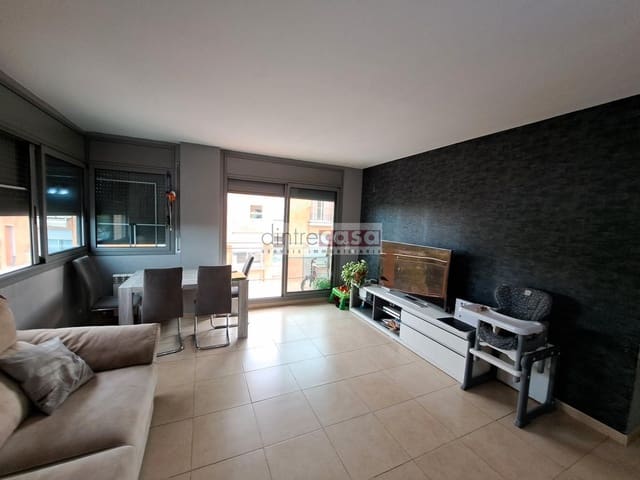 Piso de 3 habitaciones en Tordera en venta con piscina garaje - 208.000 € (Ref: 9552836)