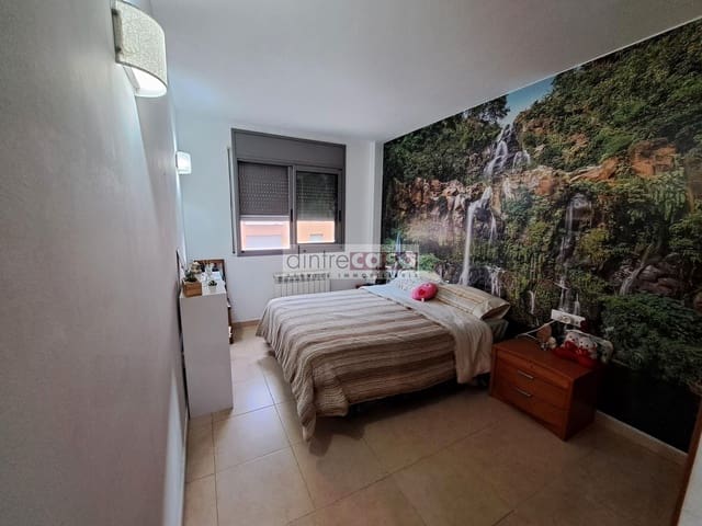 Piso de 3 habitaciones en Tordera en venta con piscina garaje - 208.000 € (Ref: 9552836)