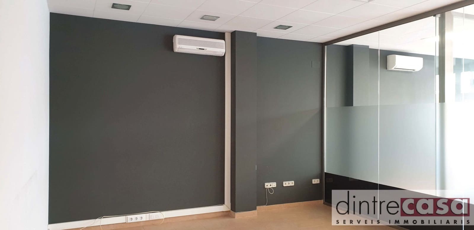 Commercial for rent in Tordera - € 800 (Ref: 9552839)