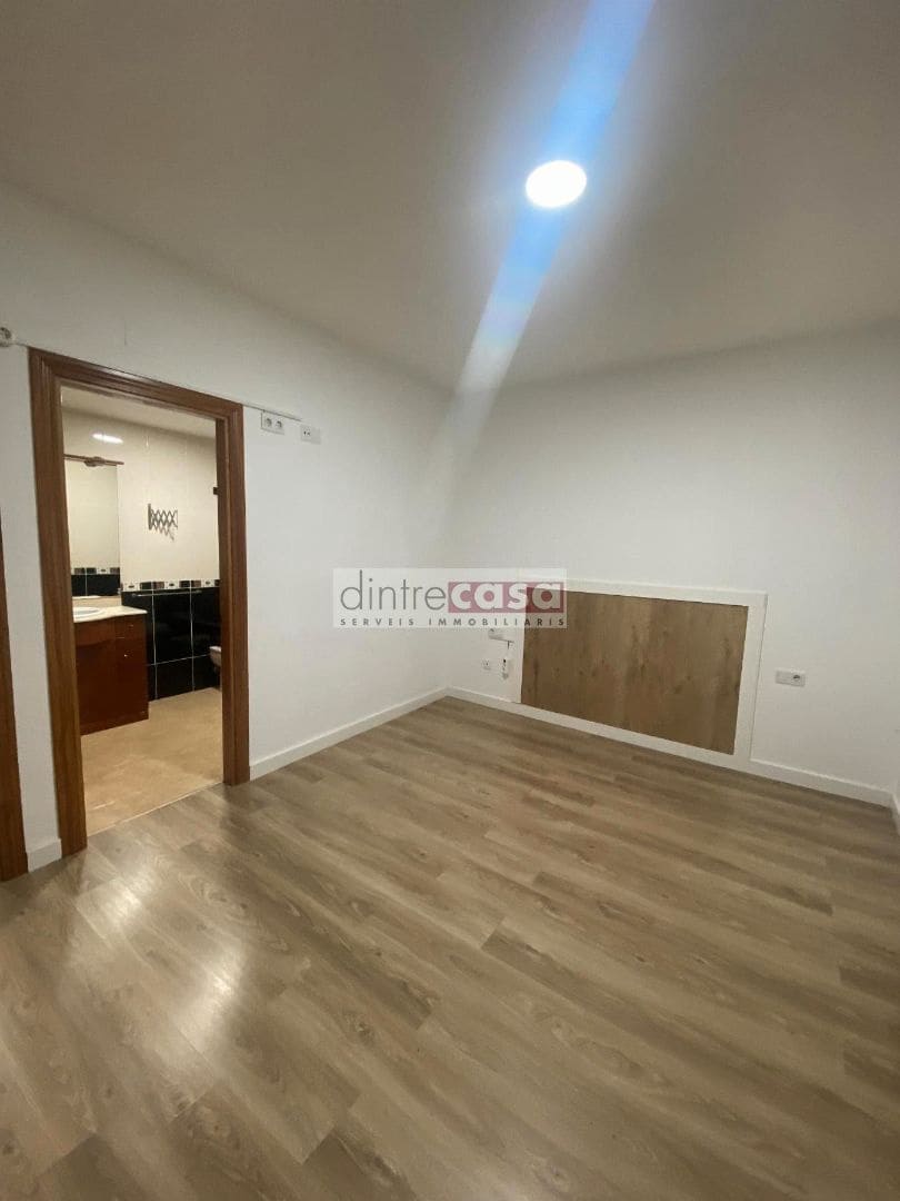 Piso de 3 habitaciones en Tordera en venta - 159.000 € (Ref: 9552840)