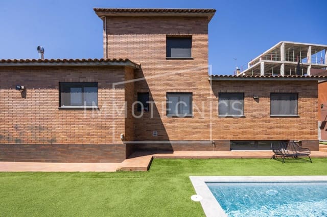 4 camera da letto Villa in vendita in La Roca del Vallès con piscina garage - 625.000 € (Rif: 10003811)