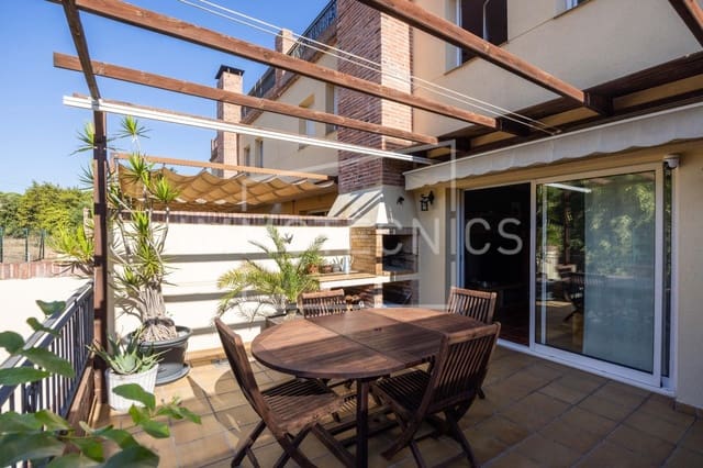 4 sypialnia Dom szeregowy na sprzedaż w Canet de Mar z garażem - 570 000 € (Ref: 10049434)