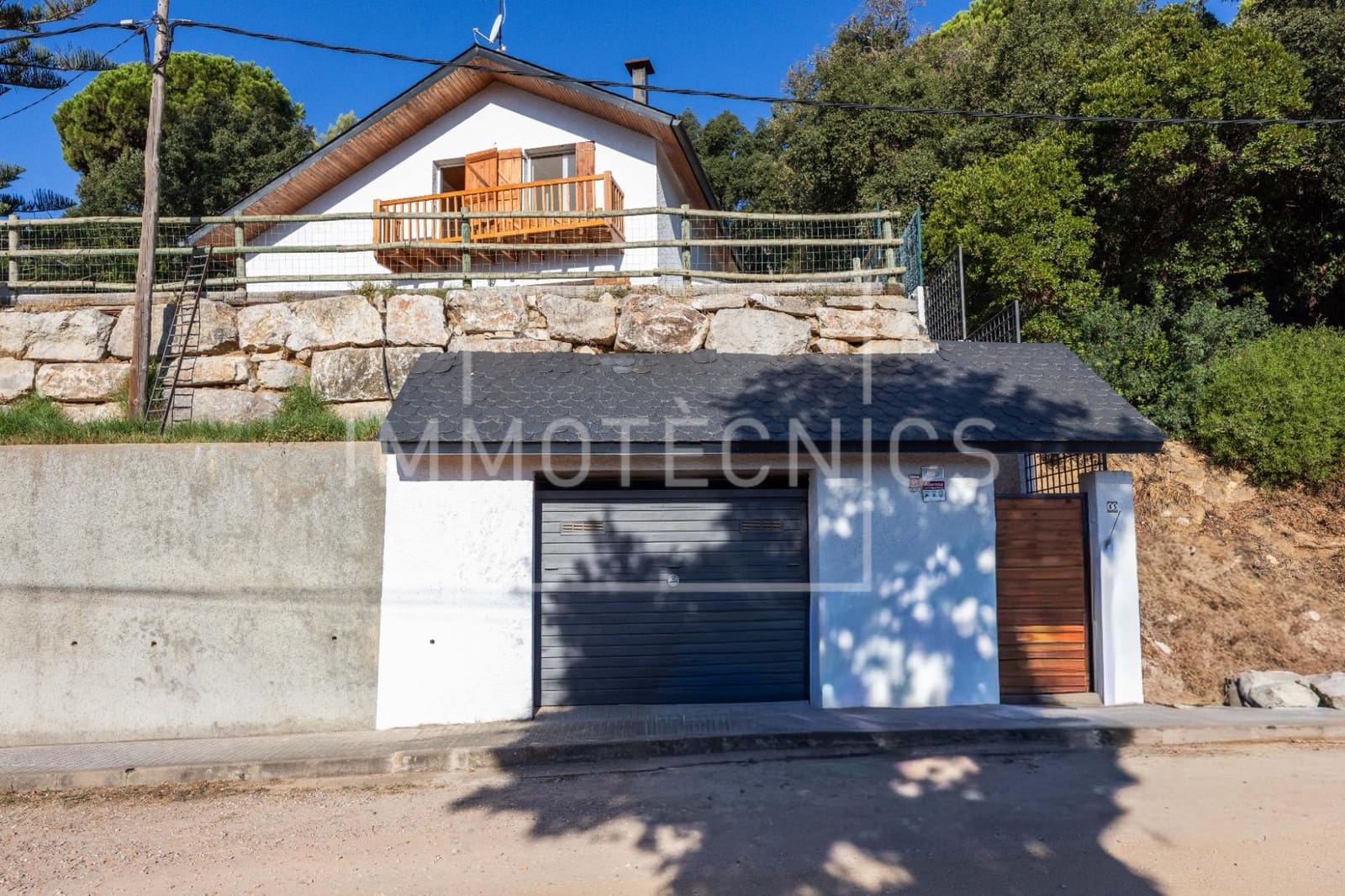 4 bedroom Villa for sale in Sant Cebria de Vallalta with pool garage - € 348,000 (Ref: 10049435)