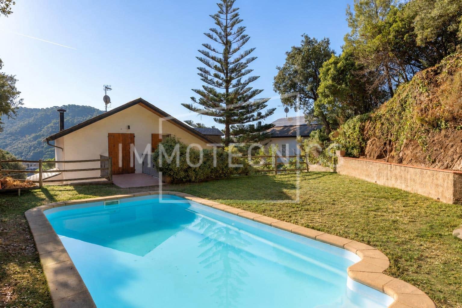 4 bedroom Villa for sale in Sant Cebria de Vallalta with pool garage - € 348,000 (Ref: 10049435)