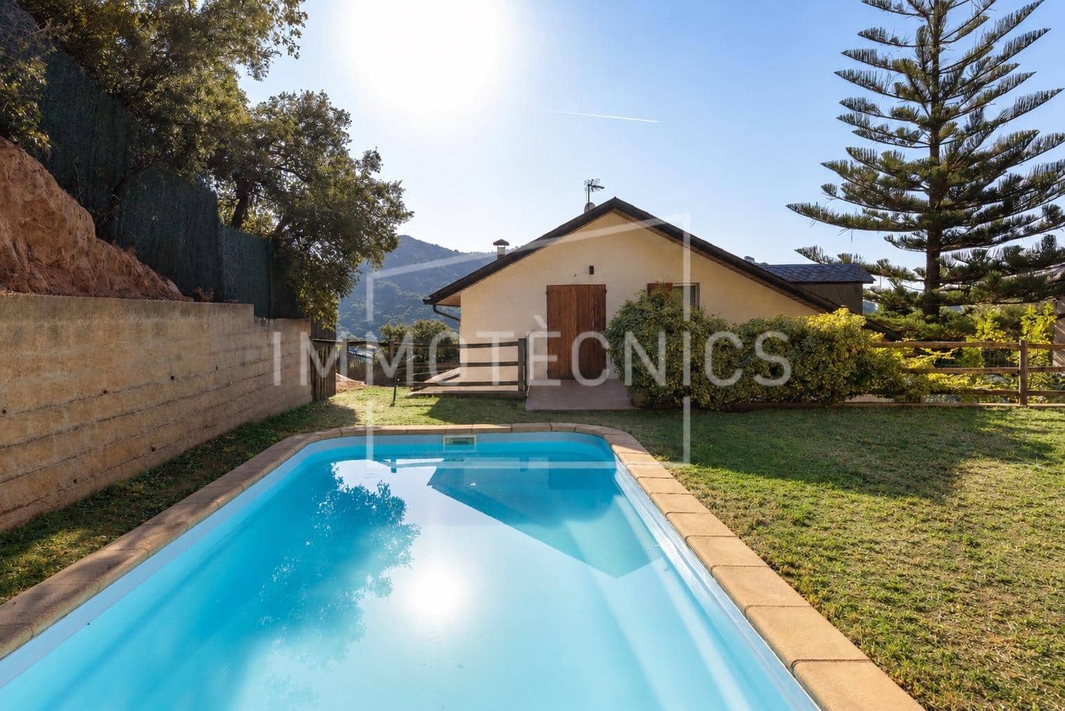 4 bedroom Villa for sale in Sant Cebria de Vallalta with pool garage - € 348,000 (Ref: 10049435)