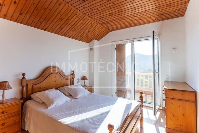 4 sovrum Villa till salu i Sant Cebrià de Vallalta med pool garage - 348 000 € (Ref: 10049435)