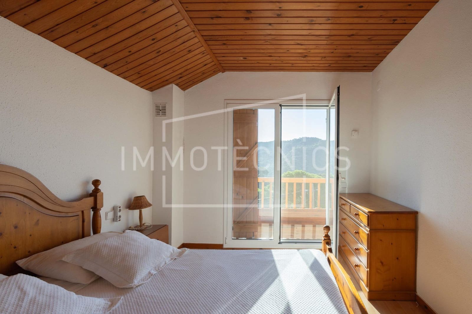 4 bedroom Villa for sale in Sant Cebria de Vallalta with pool garage - € 348,000 (Ref: 10049435)