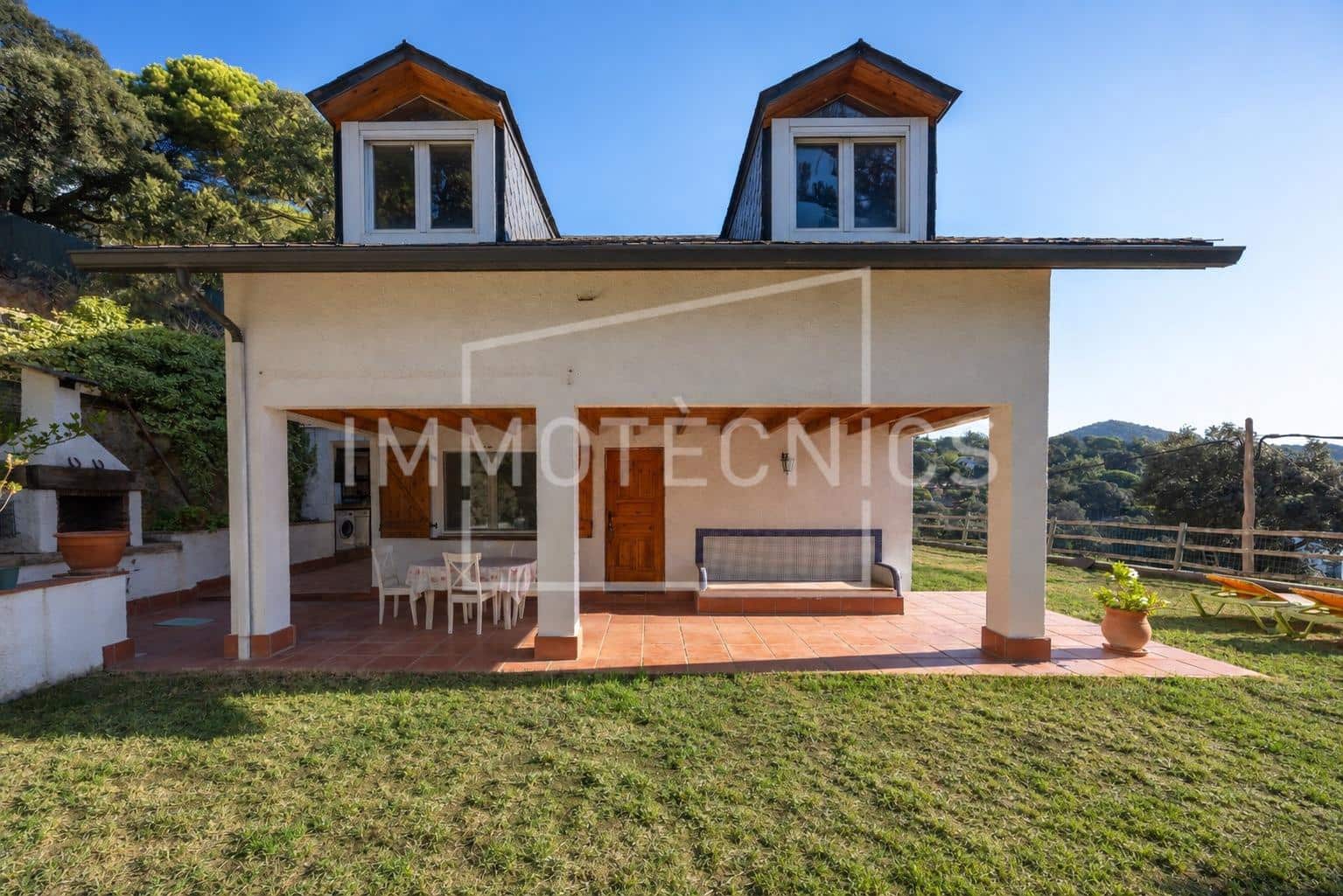 4 bedroom Villa for sale in Sant Cebria de Vallalta with pool garage - € 348,000 (Ref: 10049435)