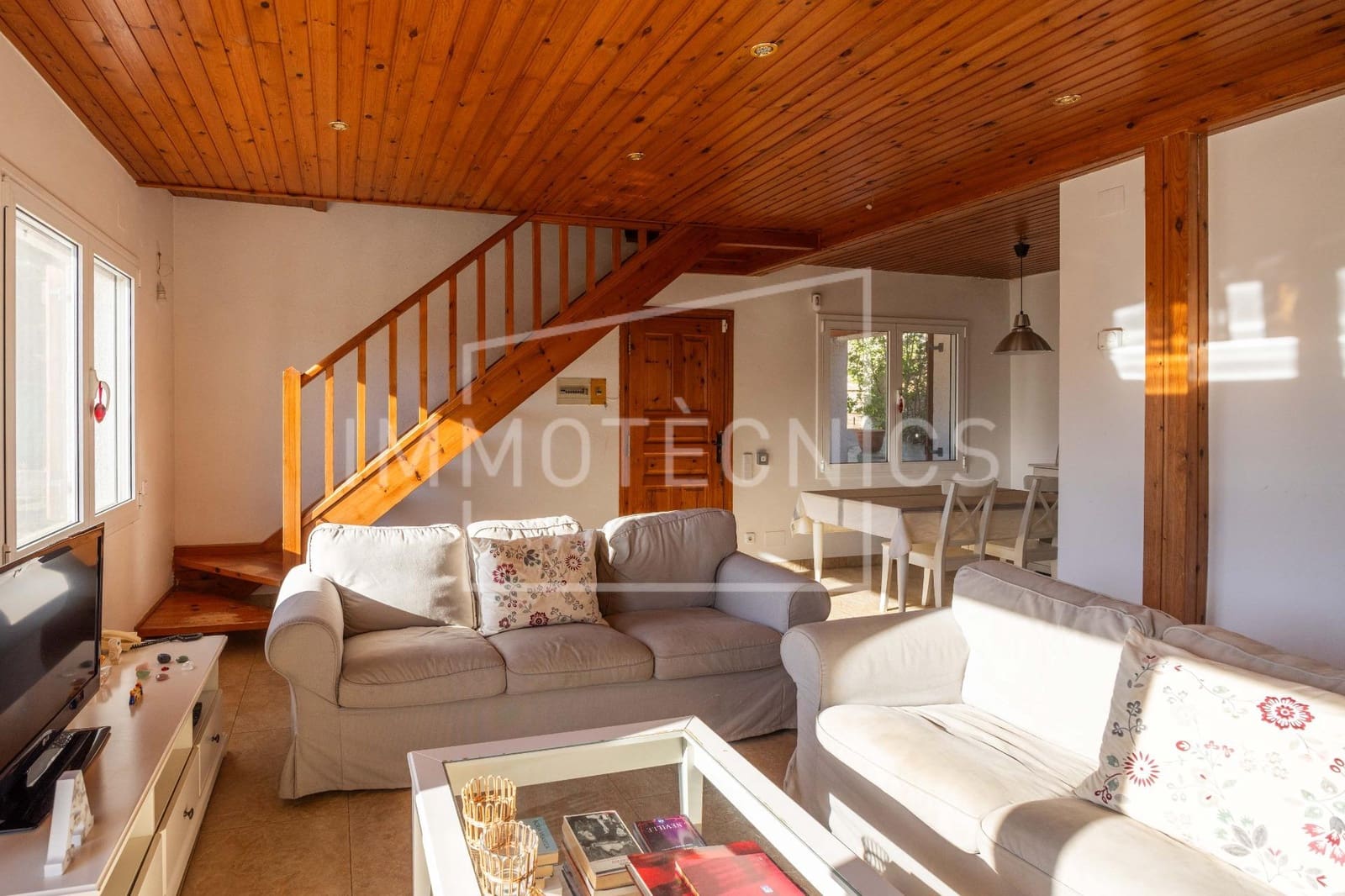 4 bedroom Villa for sale in Sant Cebria de Vallalta with pool garage - € 348,000 (Ref: 10049435)