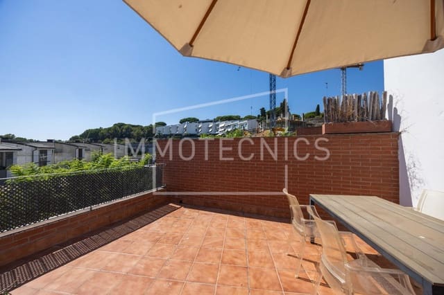 4 chambre Villa/Maison Mitoyenne à vendre à Caldes d'Estrac avec garage - 445 000 € (Ref: 10055465)
