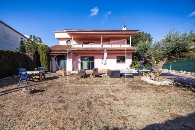 4 chambre Villa/Maison à vendre à Llinars del Vallès - 450 000 € (Ref: 10098555)