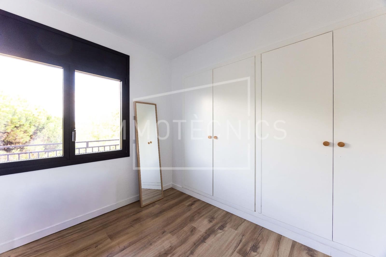 4 bedroom Villa for sale in Llinars del Valles with garage - € 450,000 (Ref: 10098555)