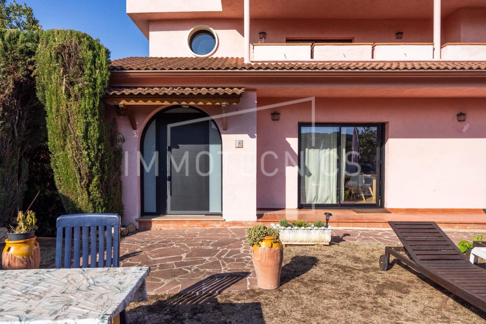 4 bedroom Villa for sale in Llinars del Valles with garage - € 450,000 (Ref: 10098555)