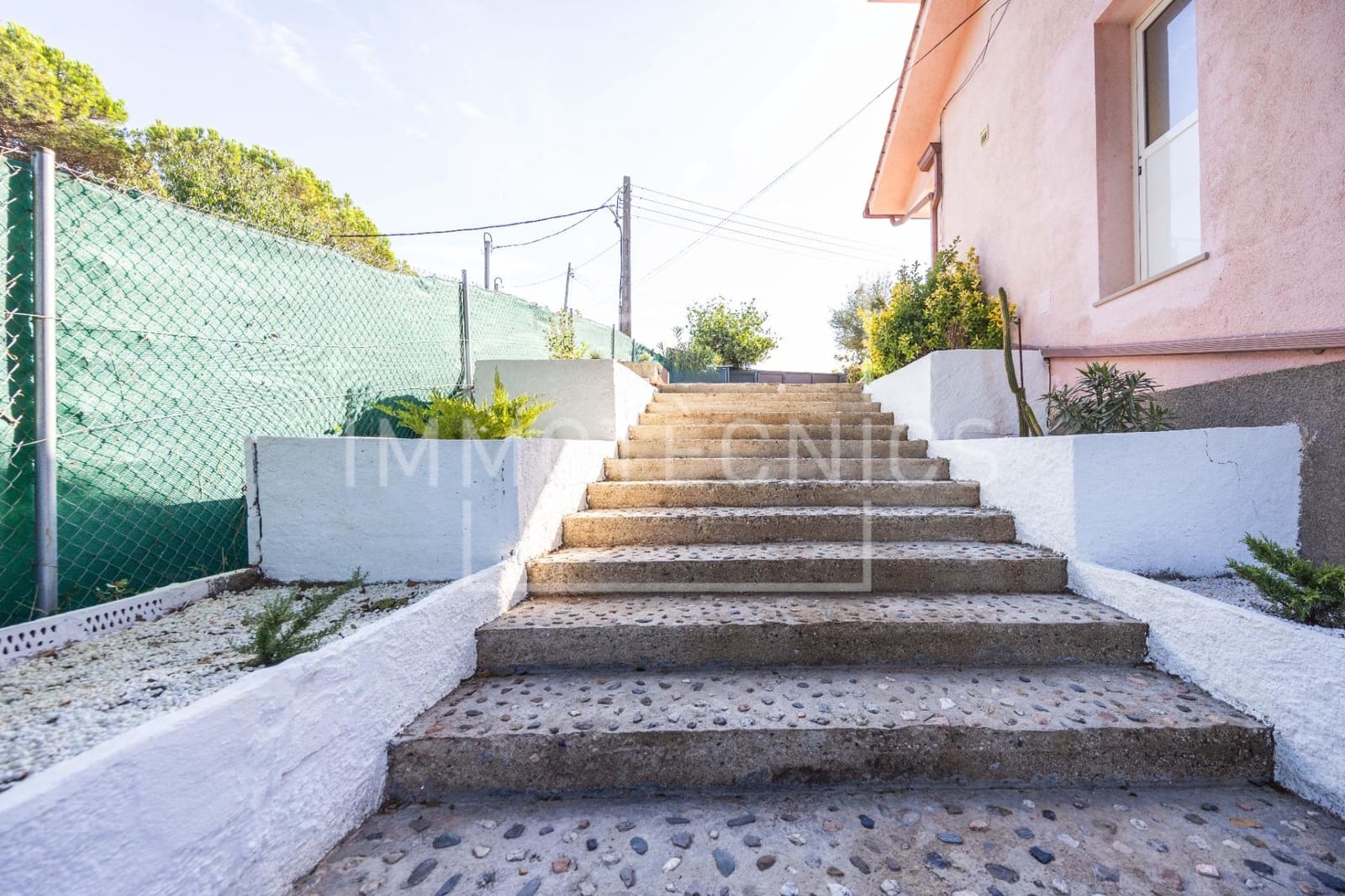 4 bedroom Villa for sale in Llinars del Valles with garage - € 450,000 (Ref: 10098555)