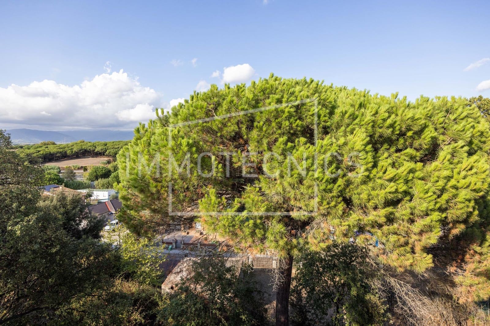 4 bedroom Villa for sale in Llinars del Valles with garage - € 450,000 (Ref: 10098555)