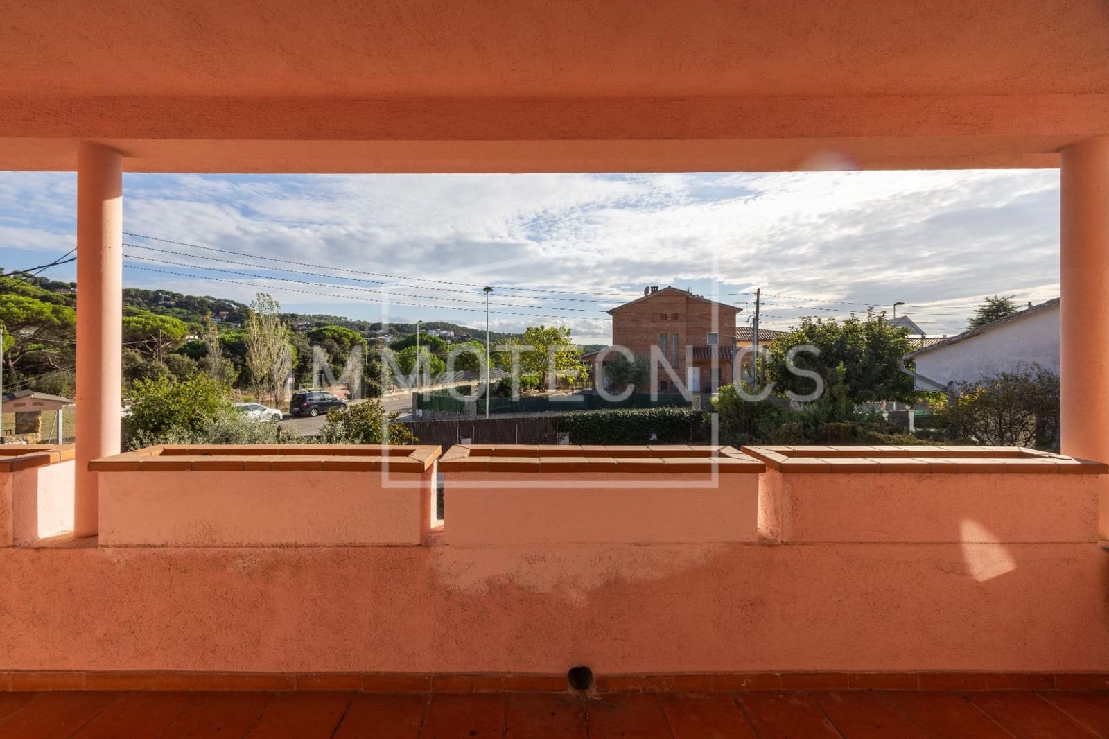 4 bedroom Villa for sale in Llinars del Valles with garage - € 450,000 (Ref: 10098555)