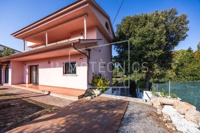 Chalet de 4 habitaciones en Llinars del Vallès en venta - 450.000 € (Ref: 10098555)